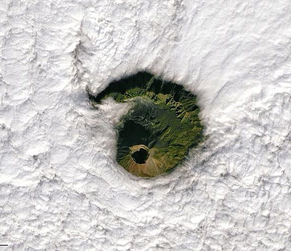 A View of Mount Vesuvius – One of the Most Dangerous Volcanoes on Earth